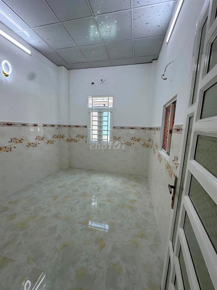 nhà mặt tiền chợ