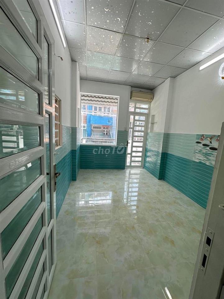 nhà mặt tiền chợ