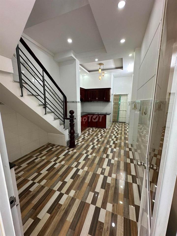 nhà mặt tiền chợ