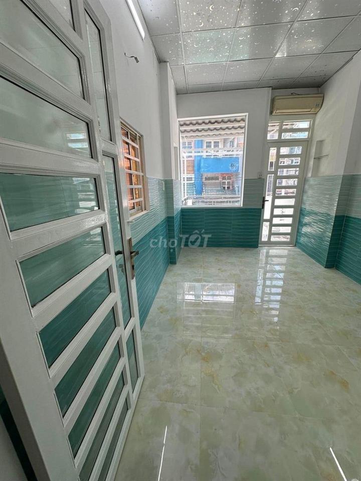 nhà mặt tiền chợ