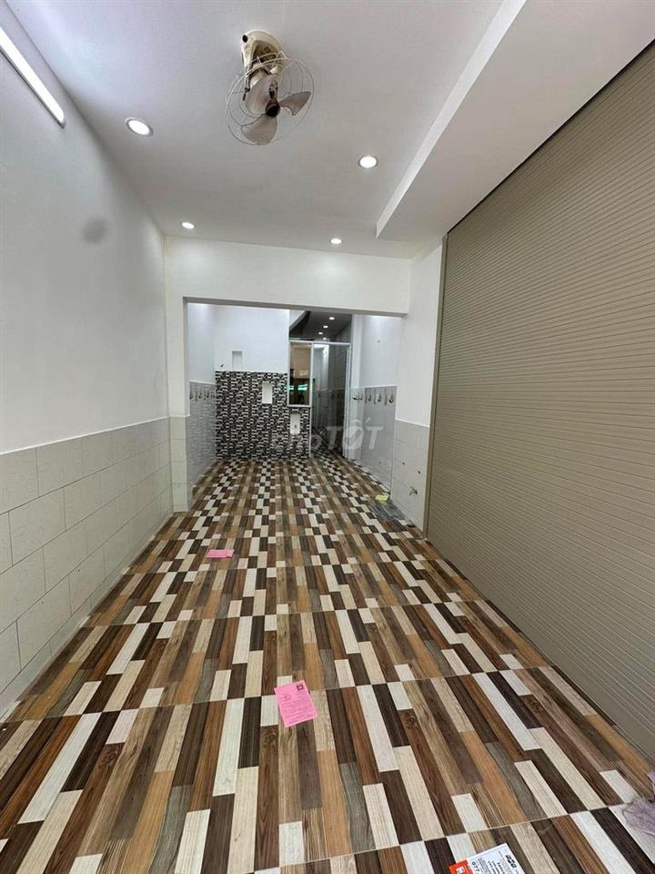 nhà mặt tiền chợ