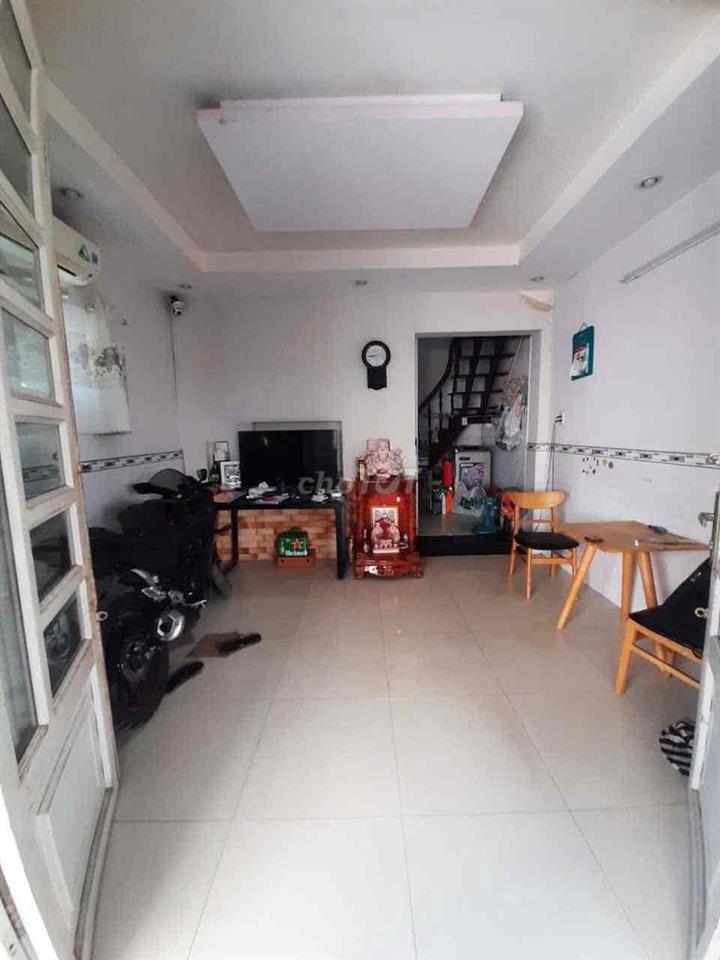 nhà cho thuê 1 lầu 2 phòng Q8