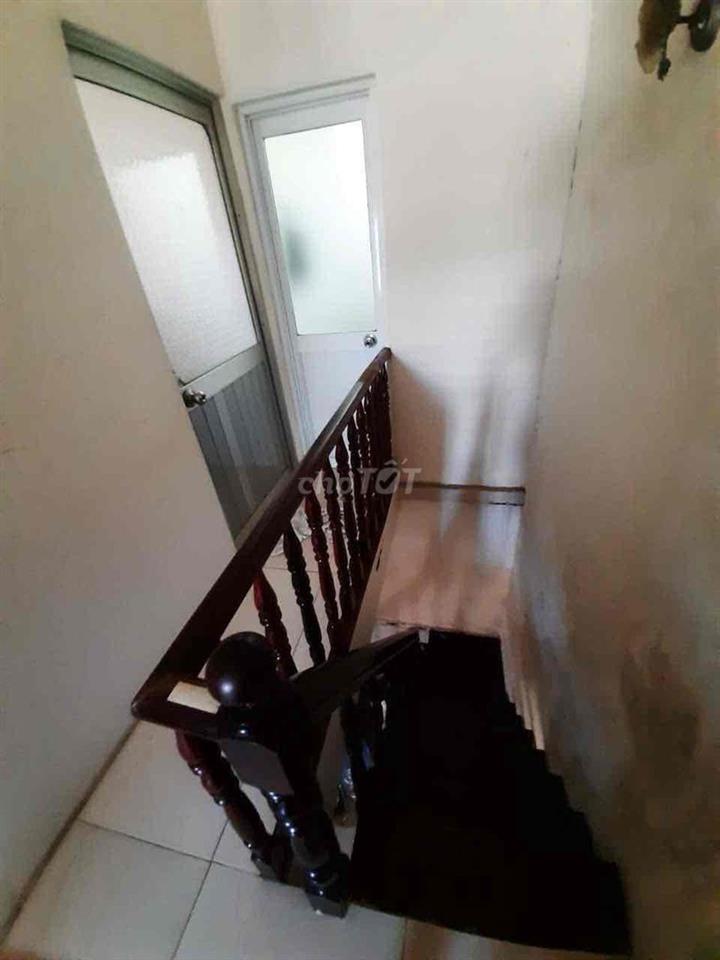 nhà cho thuê 1 lầu 2 phòng Q8