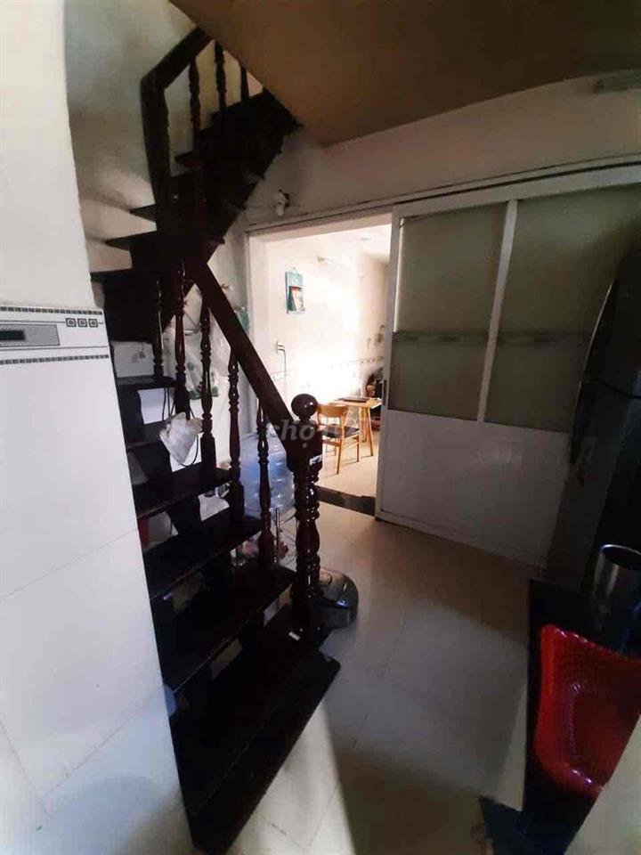 nhà cho thuê 1 lầu 2 phòng Q8