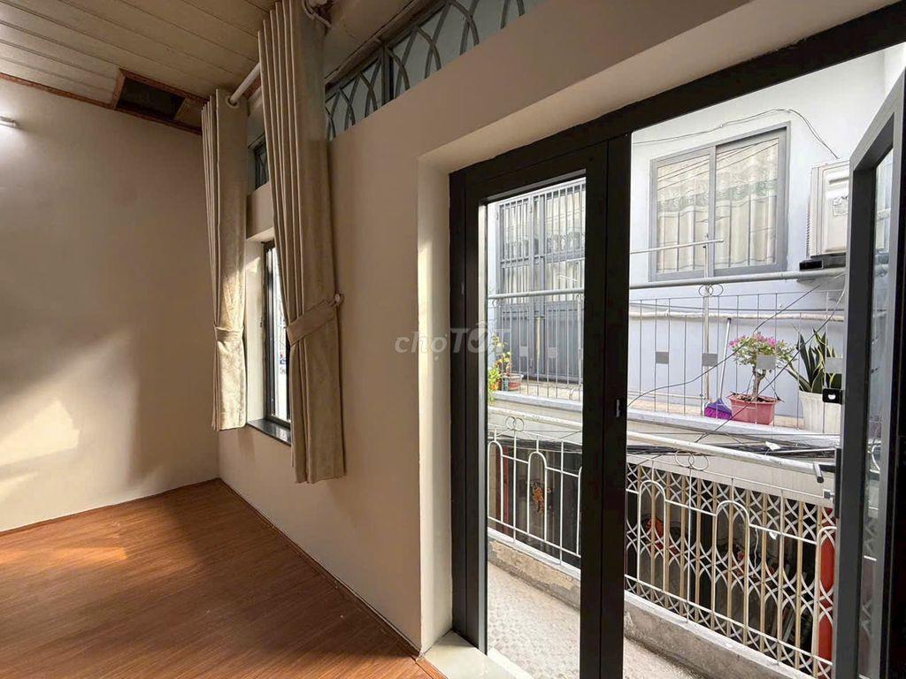 nhà thuê phạm thế hiển f6 q8