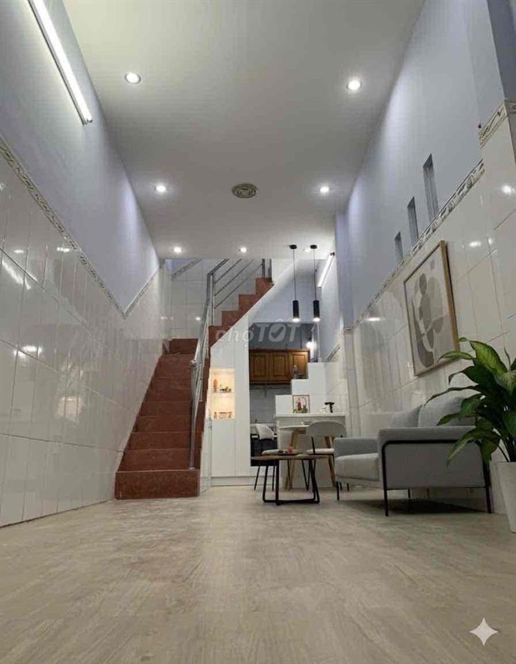 nhà kế bến xe Q8 giá rẻ bất ngờ