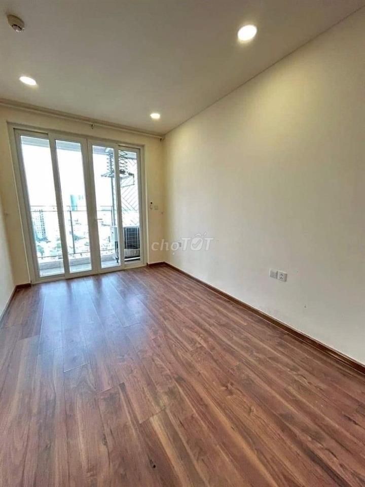 Cho thuê C/c Sacomreal-3PN ko Nội Thất 98m2 giá 11 tr/th có 2 ban công