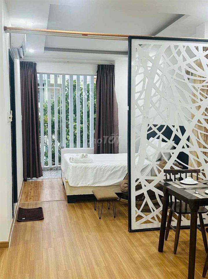 căn hộ có ban công full nội thất