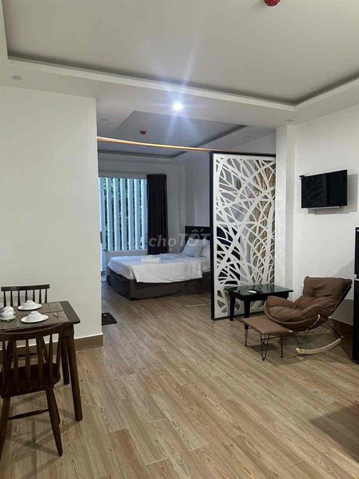 căn hộ có ban công full nội thất