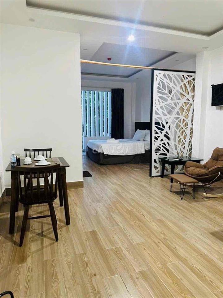 căn hộ có ban công full nội thất