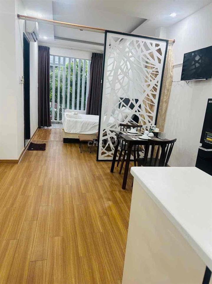 căn hộ có ban công full nội thất