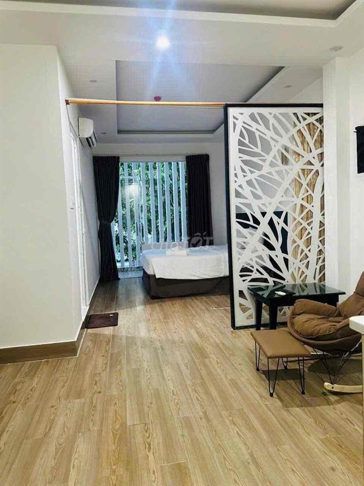 căn hộ có ban công full nội thất