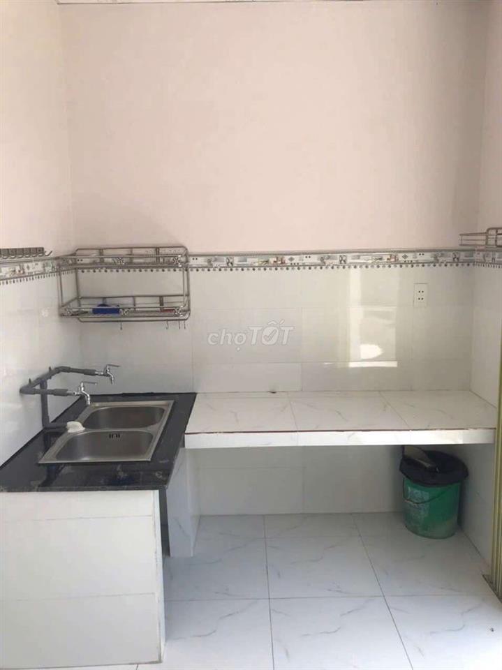 Cho thuê nhà nguyên căn 1 trệt 1 lầu ngay vòng xoay chợ Bến Cát