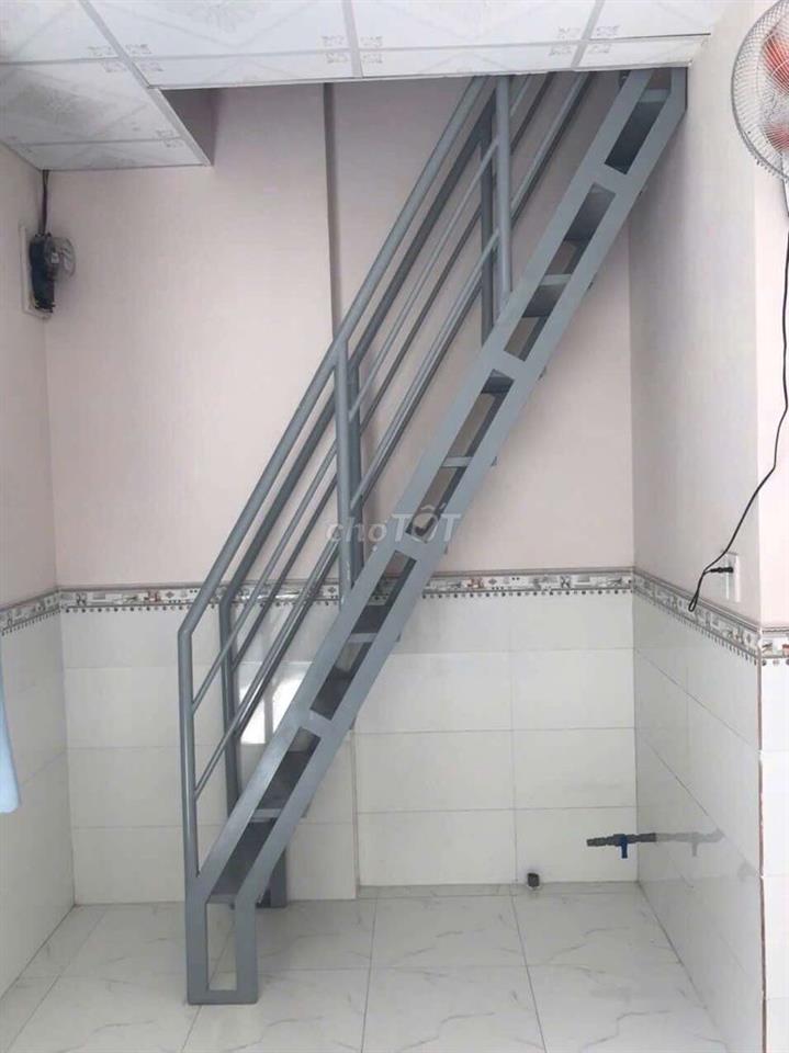 Cho thuê nhà nguyên căn 1 trệt 1 lầu ngay vòng xoay chợ Bến Cát