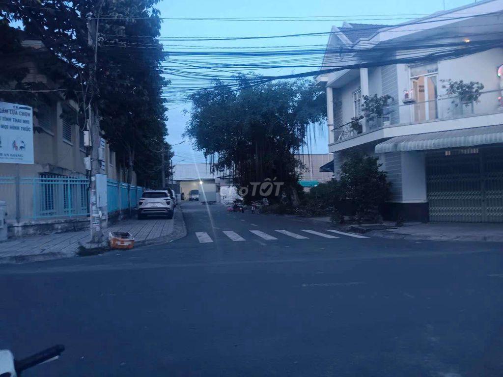 bán nhà xẻo trôm