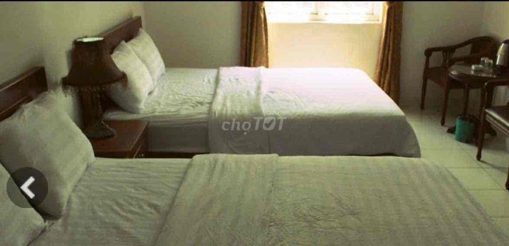 Bán toà nhà mặt tiền trung tâm vòng xoay Lăng Cha Cả Quận Tân Bình