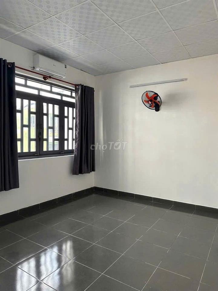 PASS PHÒNG 2P RA CẦU NGUYỄN VĂN CỪ