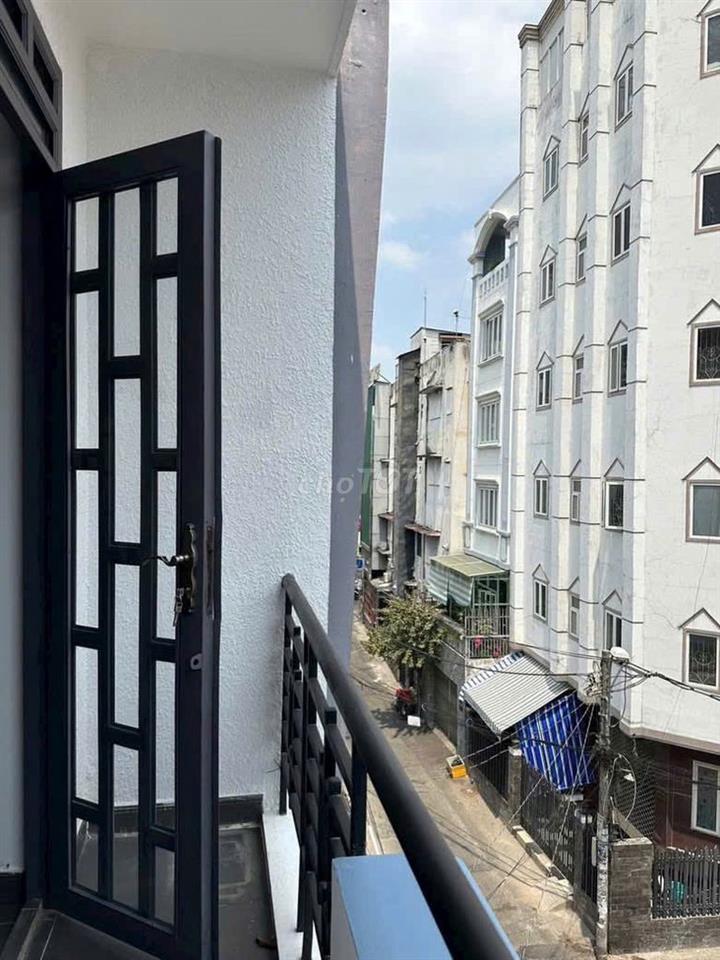 PASS PHÒNG 2P RA CẦU NGUYỄN VĂN CỪ