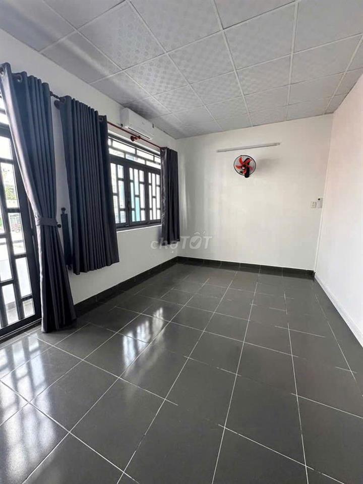 PASS PHÒNG 2P RA CẦU NGUYỄN VĂN CỪ