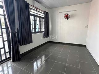 PASS PHÒNG 2P RA CẦU NGUYỄN VĂN CỪ