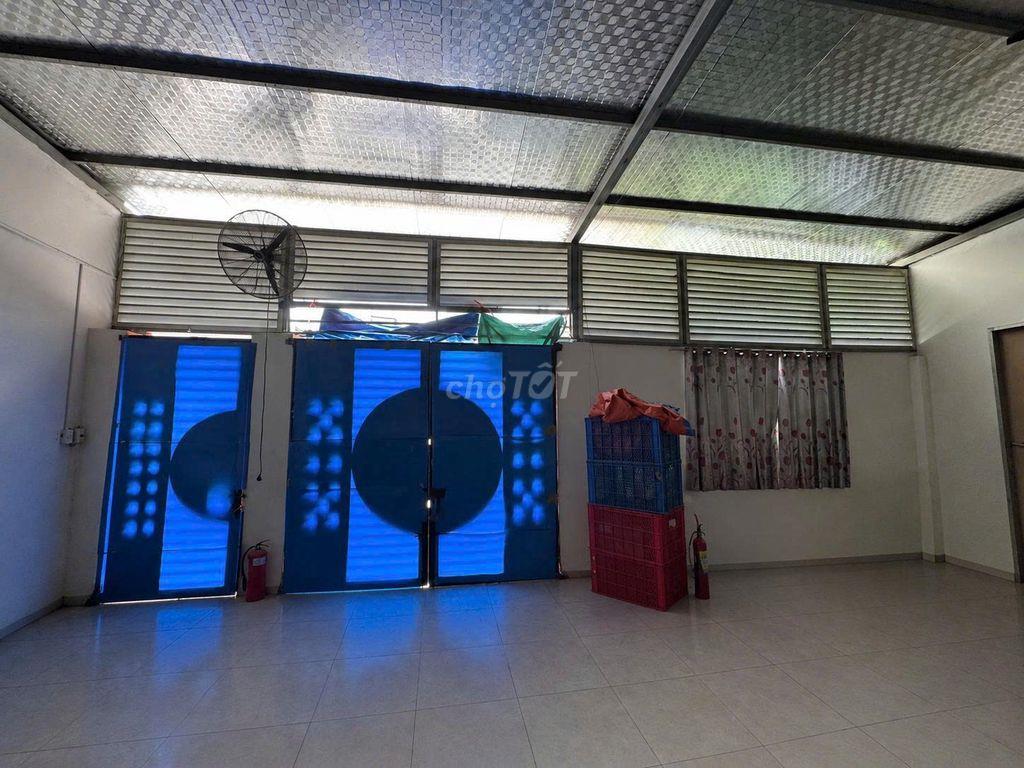 Cho Thuê Kho Xưởng 300m2 - Trống từ đầu tháng 9 Ngay Ngã Tư Gò Mây