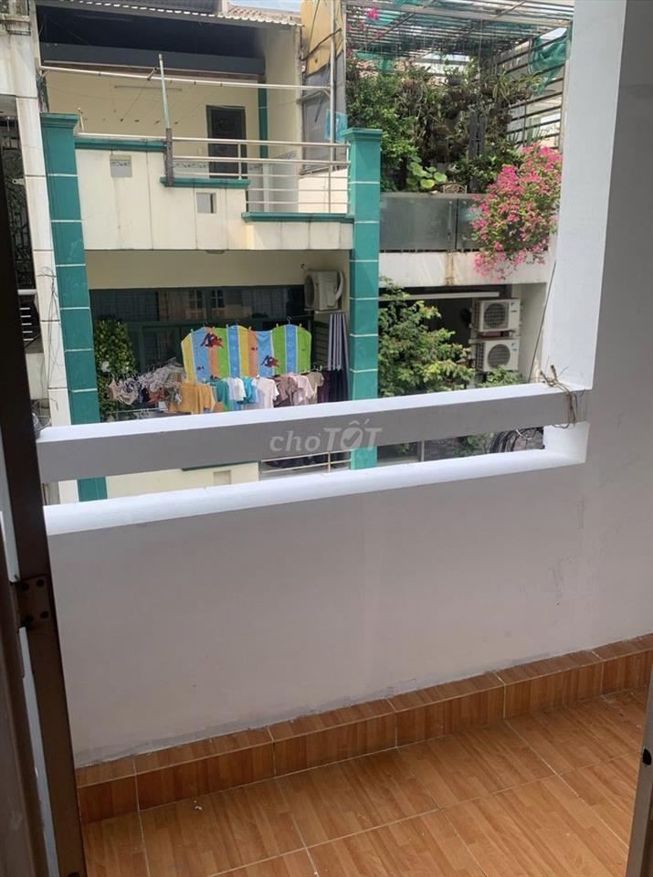 Chính chủ cho thuê phòng ban công ĐN, hẻm xe hơi Hồ Văn Huê, PN.