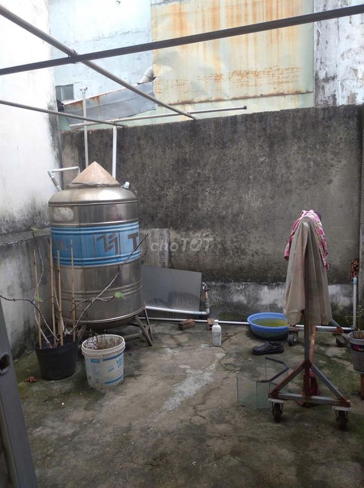 Nhà 1 căn ra mặt tiền 