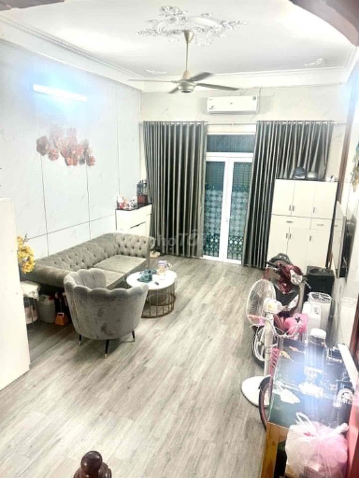 Cho thuê nhà 4 tầng 1 tum diện tích 40m