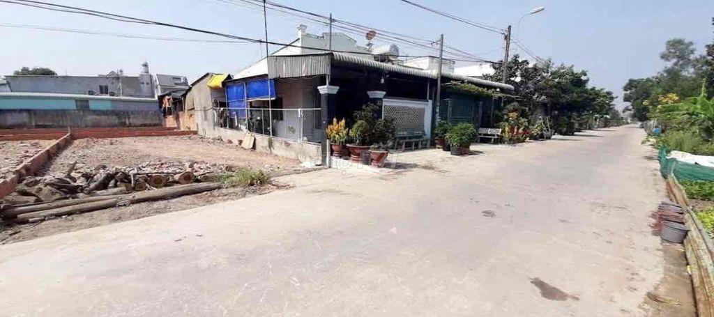 Chính chủ cần bán mảnh đất thổ cư tại Phường Tân An Hội, giá 15tr/m2
