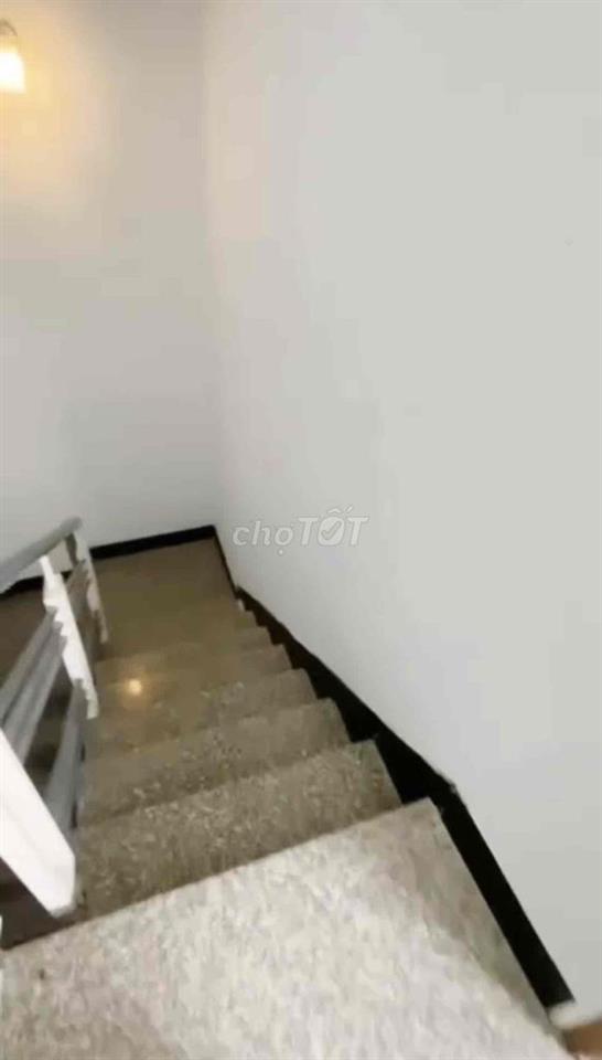 Nhà gò vấp 2 lầu. gần pham văn đồng gần trung tâm siêu thi Emart