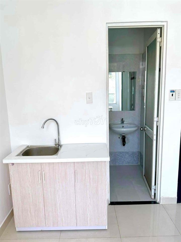 PHÒNG TRỌ QUẬN 3 - KẾ QUẬN 10, BAN CÔNG, CỬA SỔ THOÁNG MÁT