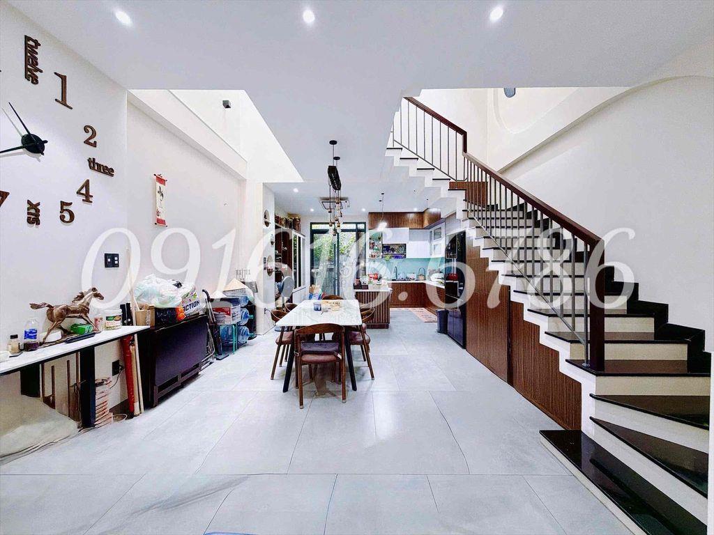 NHÀ XÂY CỰC ĐẸP - CÓ Ô CHỜ THANG MÁY - 3 GIẾNG TRỜI THOÁNG MÁT