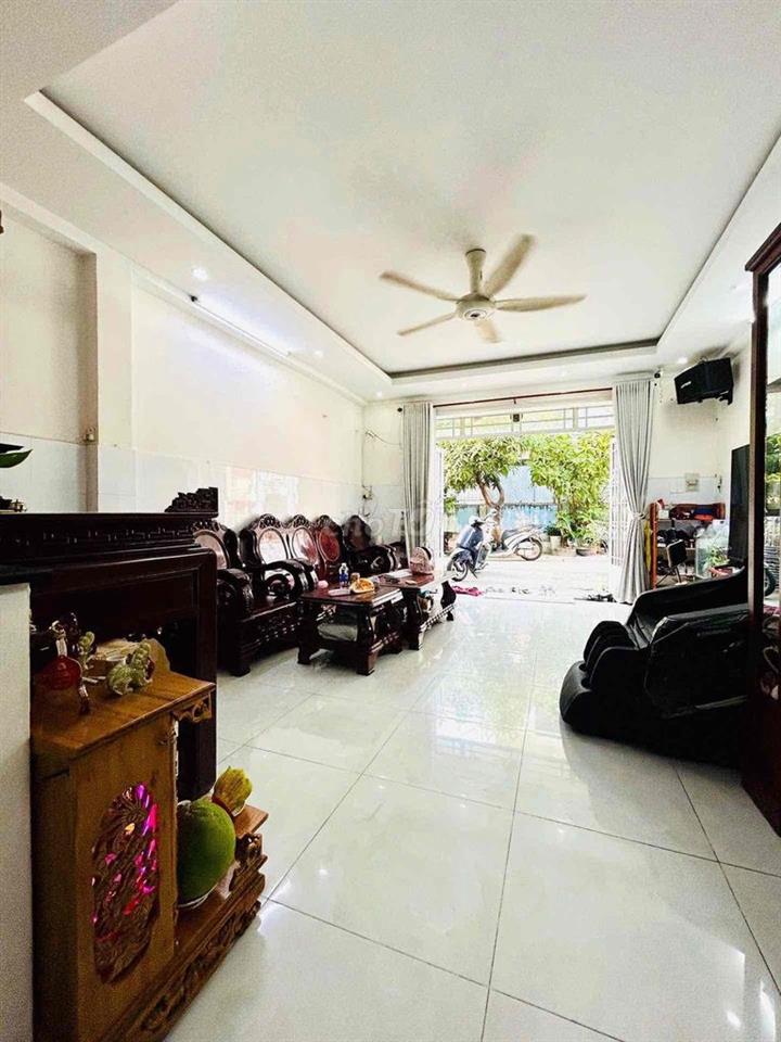 NHÀ 2 TẦNG KHÔNG GIAN XANH - DIỆN TÍCH 64.4M2 (4.6M X 14M) - SÂN  7M