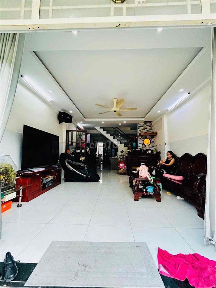 NHÀ 2 TẦNG KHÔNG GIAN XANH - DIỆN TÍCH 64.4M2 (4.6M X 14M) - SÂN  7M