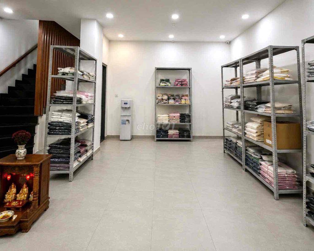 Cho  muê mặt tiền kinh doanh 134 Linh Đông