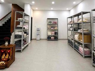 Cho  muê mặt tiền kinh doanh 134 Linh Đông