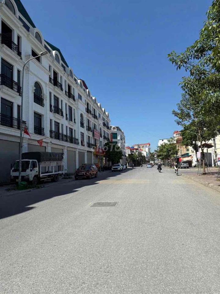Bán nhà 4 tầng view công viên khu đô thị Phúc Thành Bần, Mỹ Hào, Hưng
