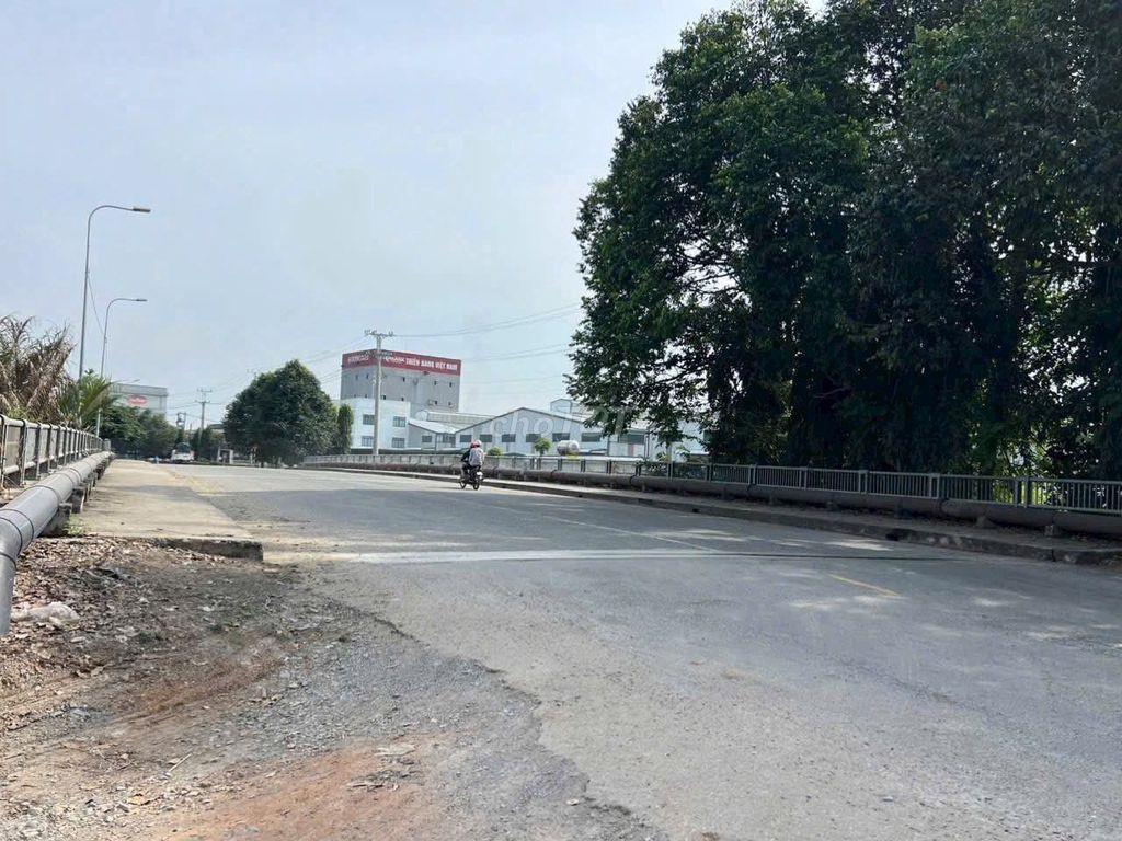 Đất long can cần đươc
