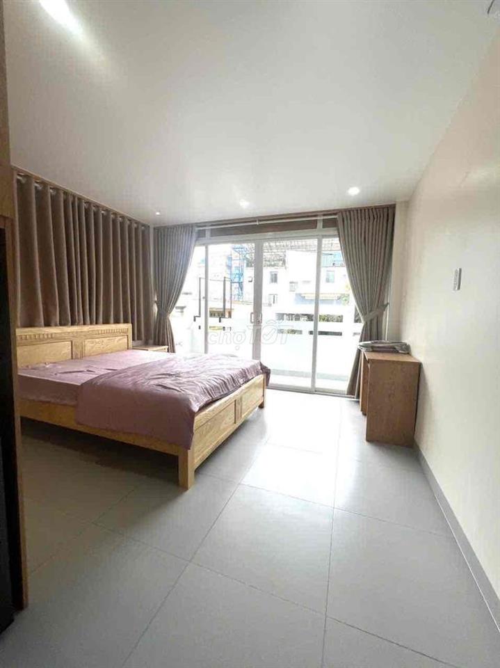 Studio Quận 1 25-30m² Full Nội Thất, Ban Công, Thang Máy