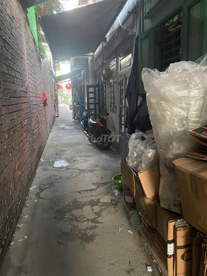 Bán căn nhà số 207, 1 trệt – 1 lầu, mặt tiền đường Tây Thạnh