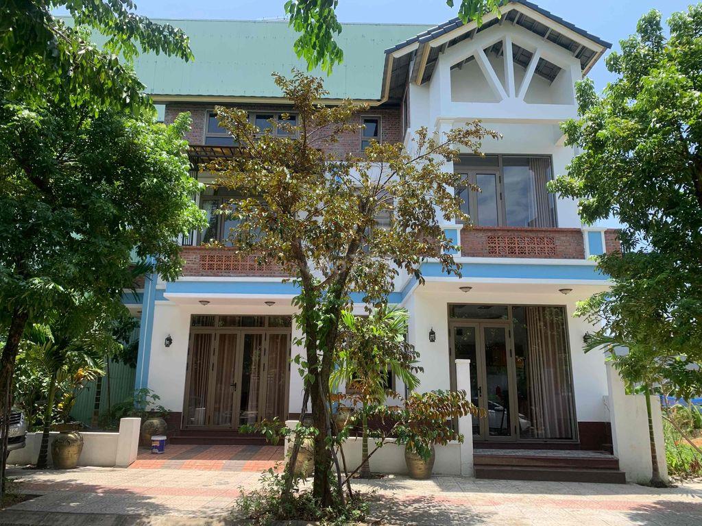 Cho thuê nhà sân vườn  Góc  2 Mặt Tiền  Đường Tiện ở và Kinh Doanh