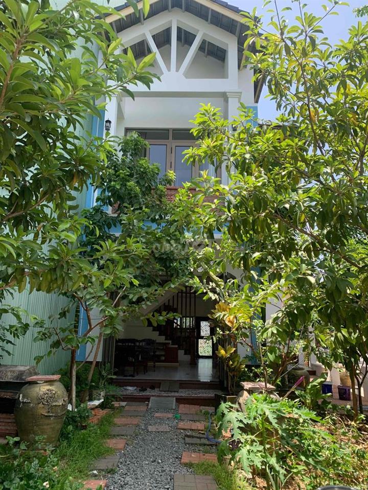 Cho thuê nhà sân vườn  Góc  2 Mặt Tiền  Đường Tiện ở và Kinh Doanh