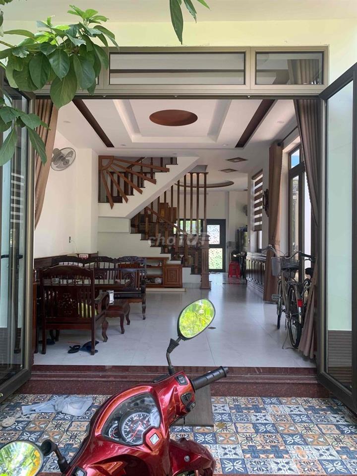 Cho thuê nhà sân vườn  Góc  2 Mặt Tiền  Đường Tiện ở và Kinh Doanh