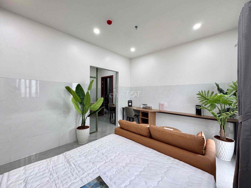 STUDIO DẠNG CAO CẤP NẰM NGAY VƯỜN LÀI CÓ BAN CÔNG THOÁNG MÁT