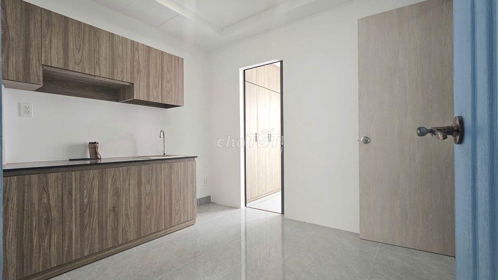 🏙️ Căn Hộ 2PN Ban Công Rộng 45M2 Đang Set Up Mới 100% Ngay Phú Nhuận