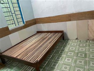 phòng sạch có giường, bếp, vệ sinh riêng