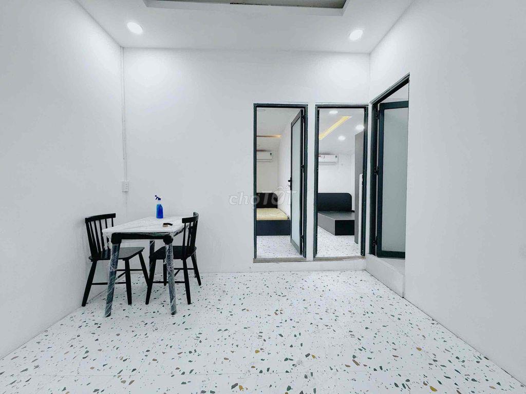 TRỐNG 2 CĂN DẠNG 2 PHÒNG NGỦ TRONG TOÀ, BAN CÔNG CỬA SỔ THOÁNG MÁT