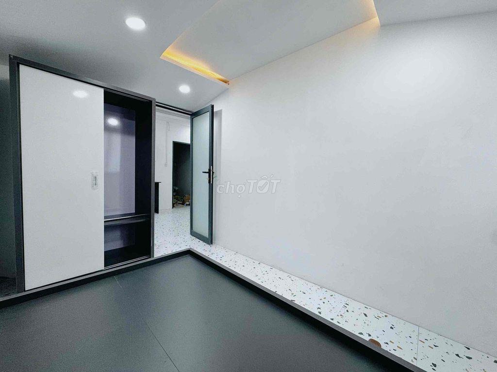 TRỐNG 2 CĂN DẠNG 2 PHÒNG NGỦ TRONG TOÀ, BAN CÔNG CỬA SỔ THOÁNG MÁT