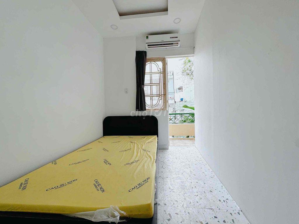 TRỐNG 2 CĂN DẠNG 2 PHÒNG NGỦ TRONG TOÀ, BAN CÔNG CỬA SỔ THOÁNG MÁT