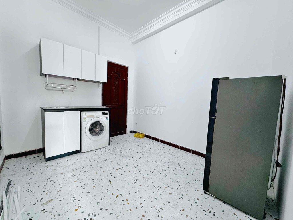 TRỐNG 2 CĂN DẠNG 2 PHÒNG NGỦ TRONG TOÀ, BAN CÔNG CỬA SỔ THOÁNG MÁT
